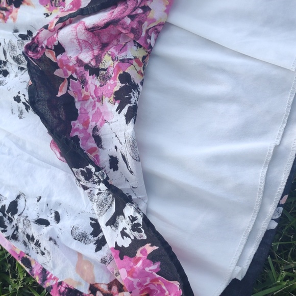 Trixxi Floral Flower Print Pattern Strapless Flowy Mini Dress - Picture 5 of 10